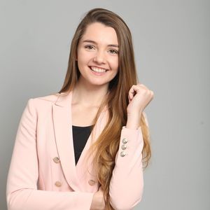 Meet your Posher, Cassandra shaffer